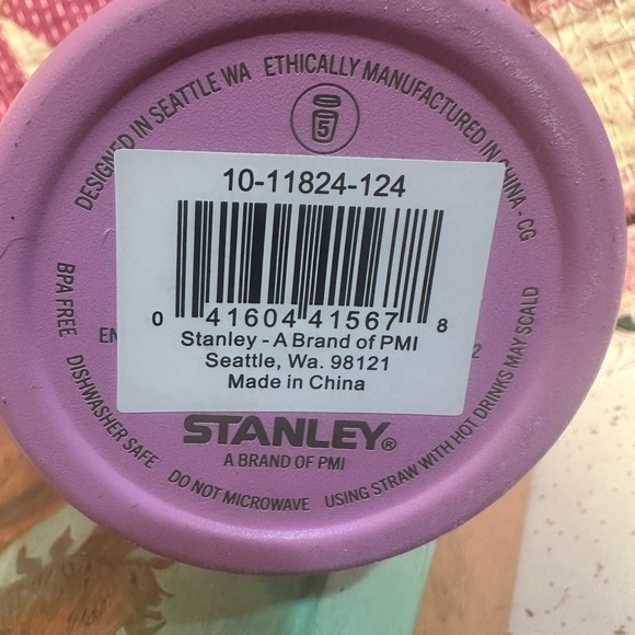 Stanley x Target exclusive summer plaid and periwinkle 40 oz adventure quencher! - Picture 6 of 12